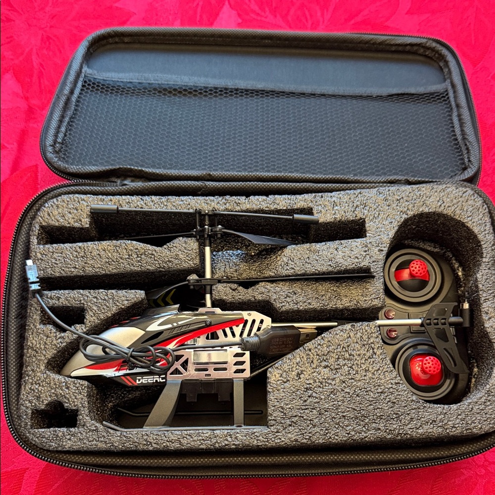DEERC Remote Control Helicopter with Case